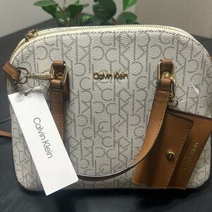 BRAND NEW CALVIN KLEIN ROUND SATCHEL CK LOGO HANDBAG